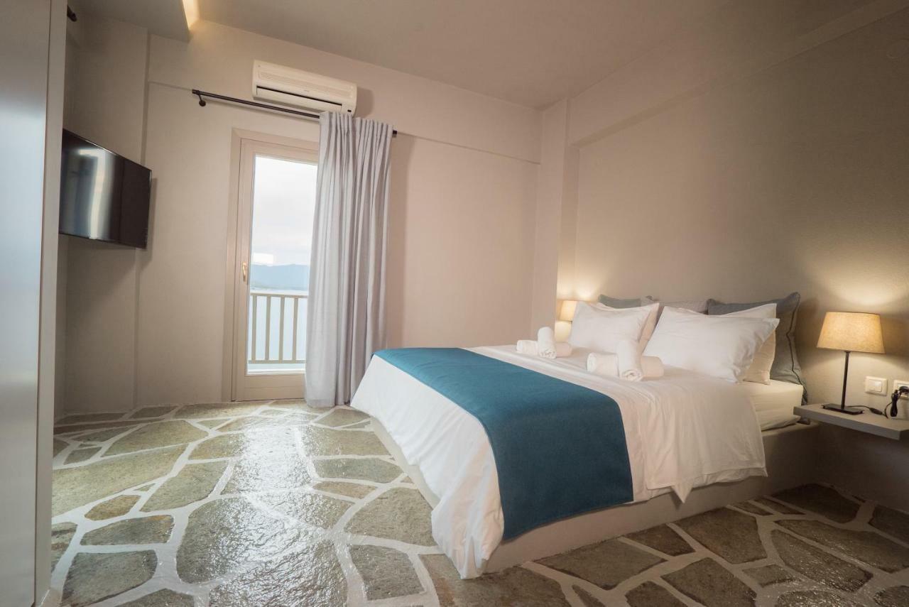 Melies- Seaside Boutique Chorto